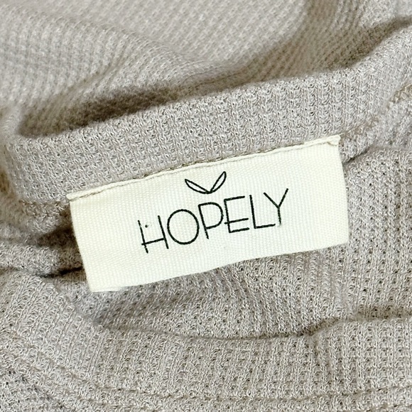 Hopely Oversized Tan Waffle Knit Women’s Top - Size Large - Picture 5 of 6